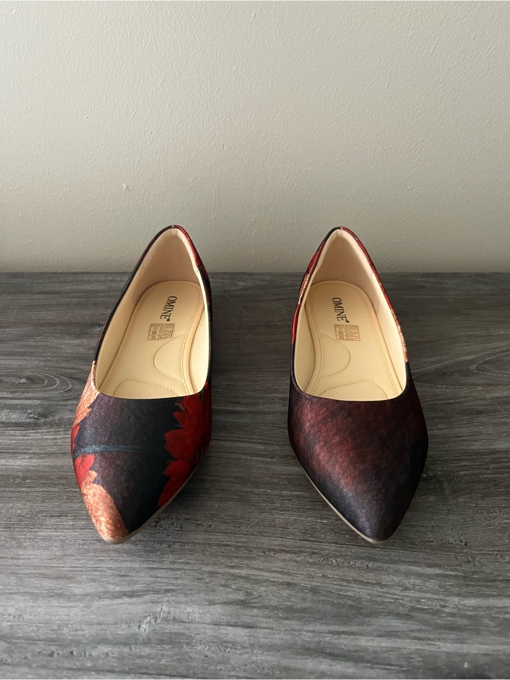 Omine Red and Black Floral Pointed Toe Flats